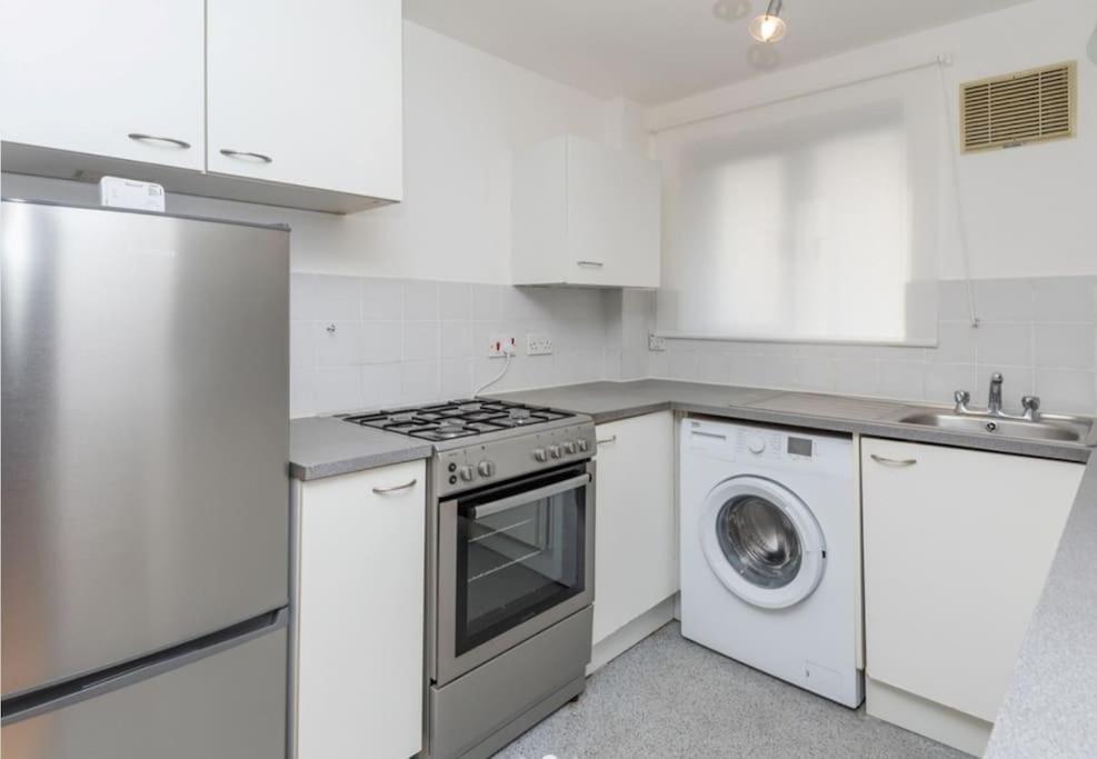 Bright, Nice Interior, Close To The City, 2 Bedroom Apartment Лондон Екстериор снимка