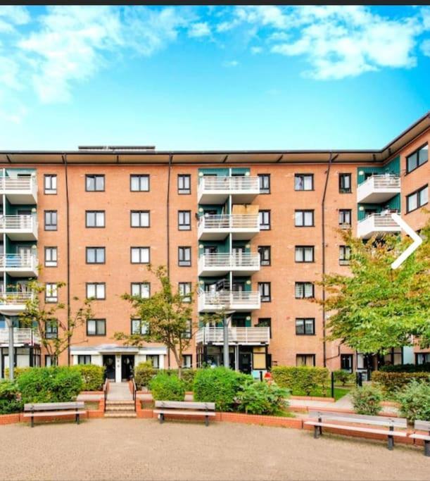 Bright, Nice Interior, Close To The City, 2 Bedroom Apartment Лондон Екстериор снимка